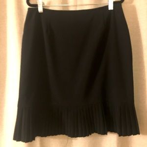 Adorable ruffle hemmed skirt